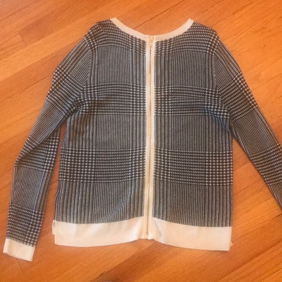 H&M Zip up plaid sweater! - Picture 2 of 4